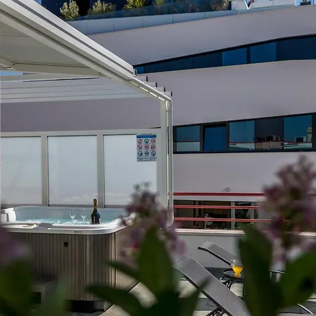Seaside Penthouse With Hot Tub Sky Living * スプリト