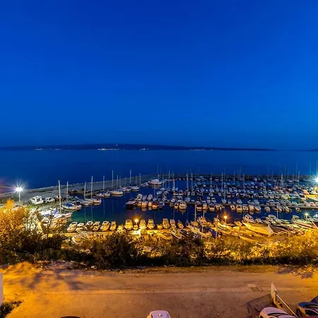 아파트 Seaside Penthouse With Hot Tub Sky Living *