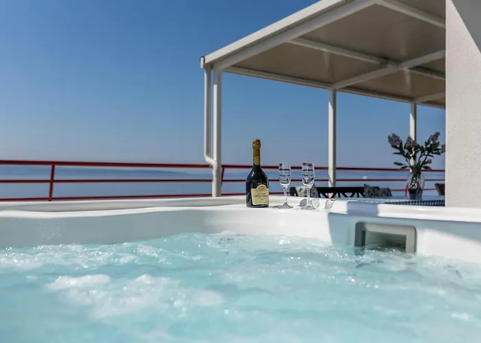 公寓 Seaside Penthouse With Hot Tub Sky Living