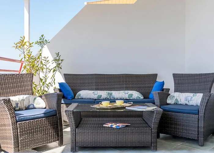Seaside Penthouse With Hot Tub Sky Living
