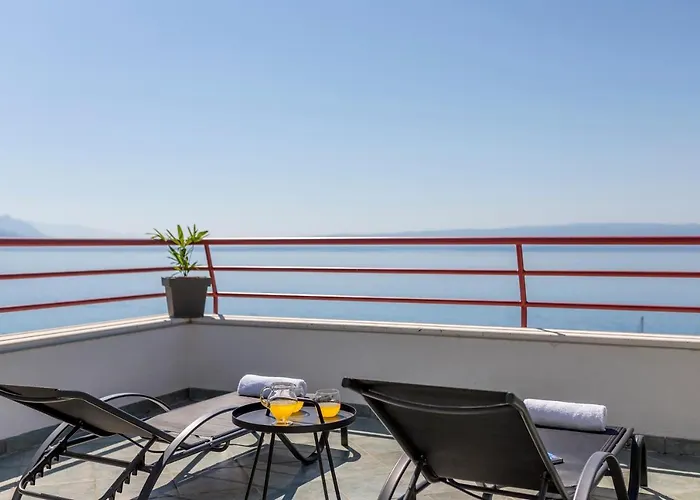 Seaside Penthouse With Hot Tub Sky Living 斯普利特