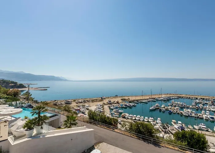 Seaside Penthouse With Hot Tub Sky Living *