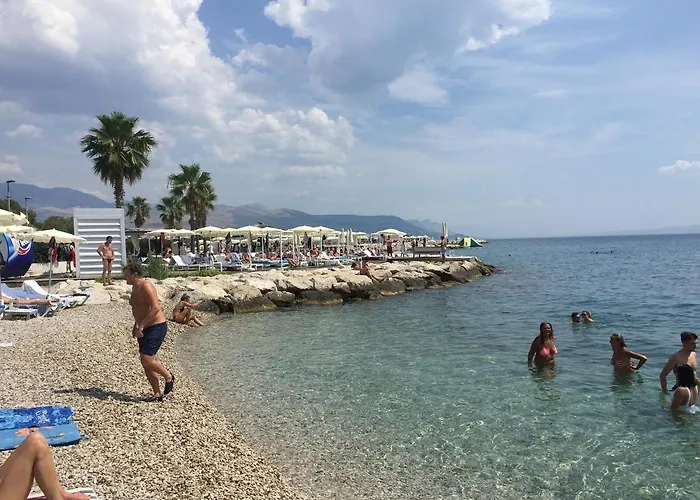 Seaside Penthouse With Hot Tub Sky Living *