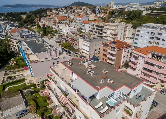 公寓 Seaside Penthouse With Hot Tub Sky Living