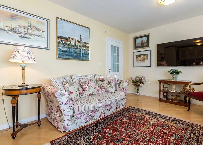 Seaside Penthouse With Hot Tub Sky Living 公寓