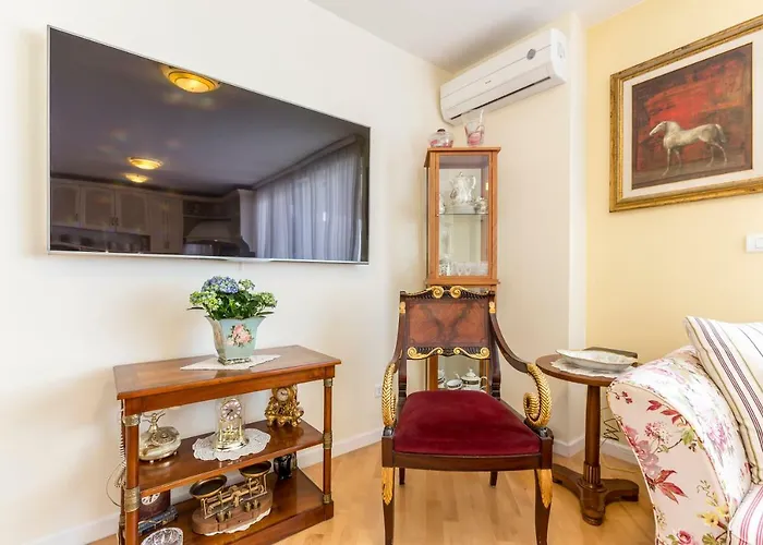 Seaside Penthouse With Hot Tub Sky Living 斯普利特