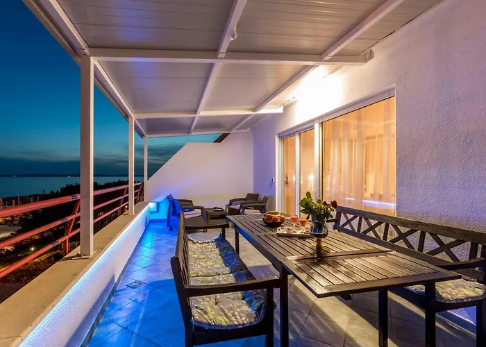 公寓 Seaside Penthouse With Hot Tub Sky Living *