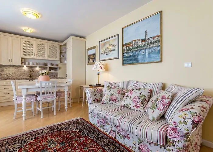 Seaside Penthouse With Hot Tub Sky Living 斯普利特