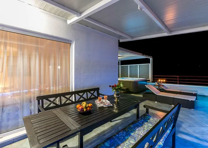 公寓 Seaside Penthouse With Hot Tub Sky Living