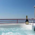 Seaside Penthouse With Hot Tub Sky Living * Split