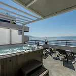 Seaside Penthouse With Hot Tub Sky Living * Split