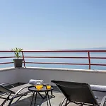 Seaside Penthouse With Hot Tub Sky Living Split