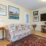 Seaside Penthouse With Hot Tub Sky Living Apartman