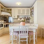 Apartman Seaside Penthouse With Hot Tub Sky Living