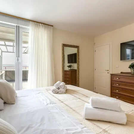 Apartamento Seaside Penthouse With Hot Tub Sky Living Split