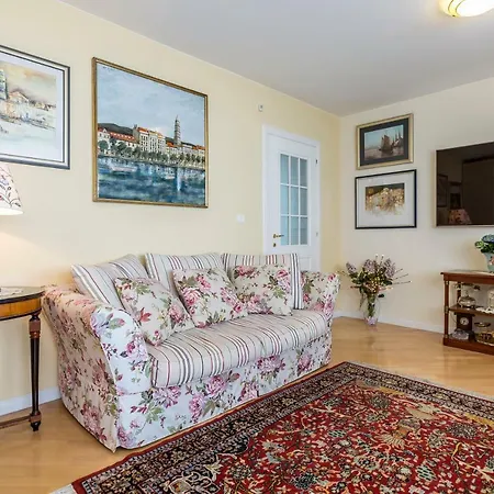 Seaside Penthouse With Hot Tub Sky Living Apartamento