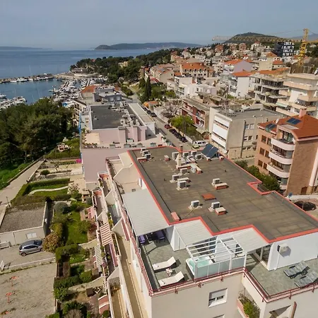 Seaside Penthouse With Hot Tub Sky Living 아파트 스플리트