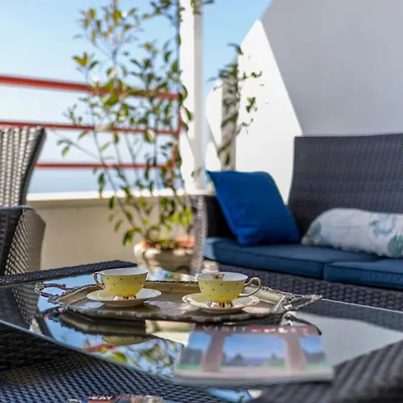 Seaside Penthouse With Hot Tub Sky Living Apartment