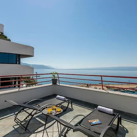 Seaside Penthouse With Hot Tub Sky Living Apartment *