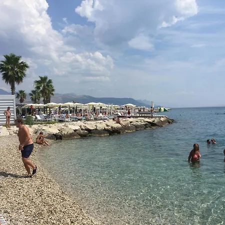 Seaside Penthouse With Hot Tub Sky Living *