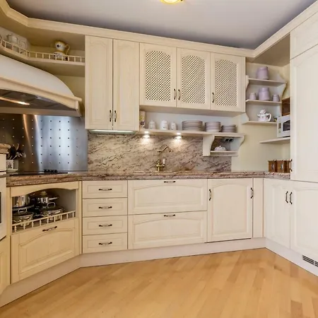 Apartment Seaside Penthouse With Hot Tub Sky Living