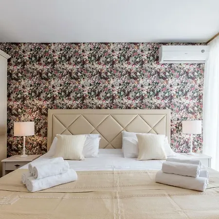 Seaside Penthouse With Hot Tub Sky Living *