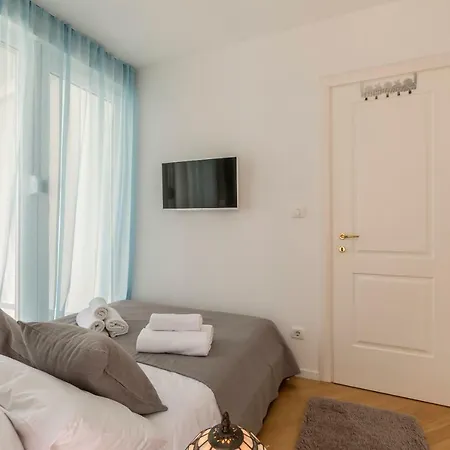 Seaside Penthouse With Hot Tub Sky Living *